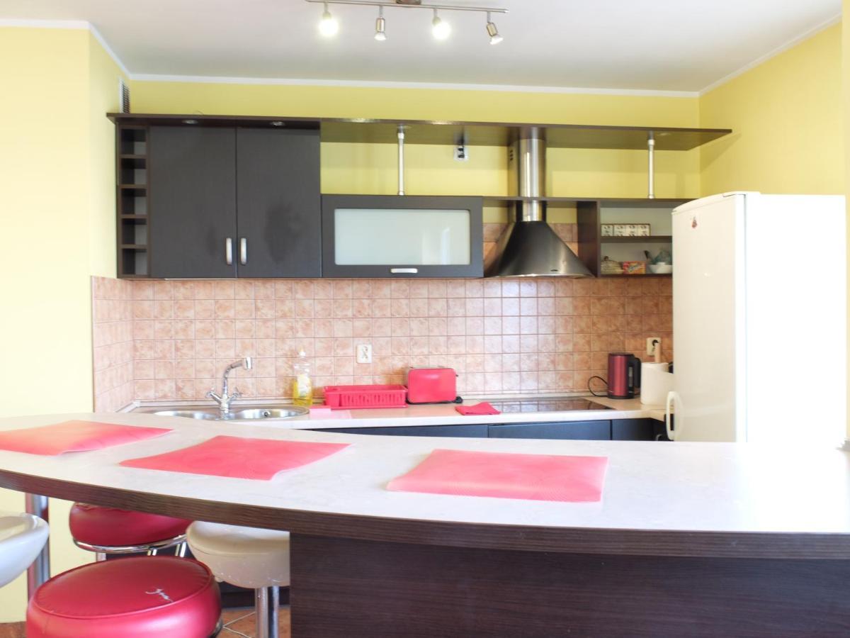 Red Apartment Wroclaw Ngoại thất bức ảnh