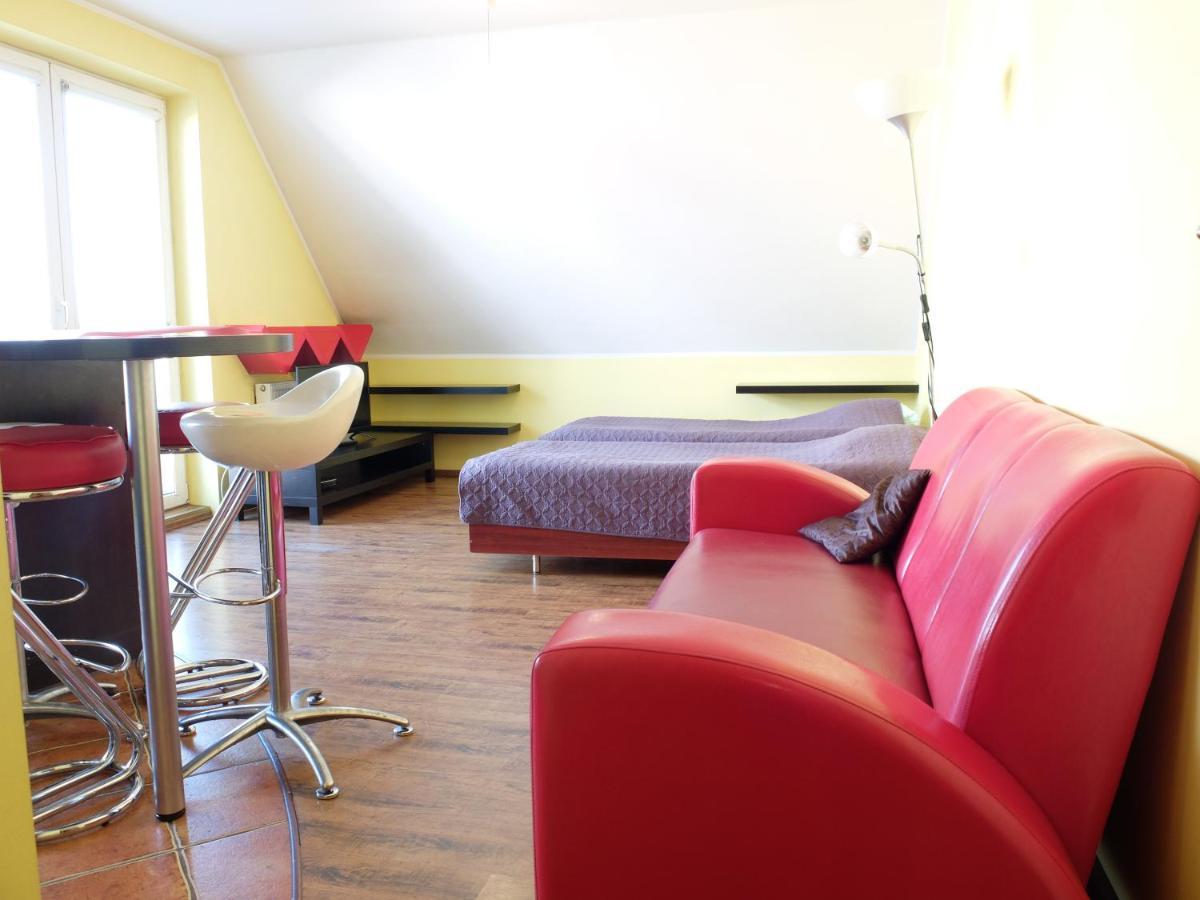 Red Apartment Wroclaw Ngoại thất bức ảnh