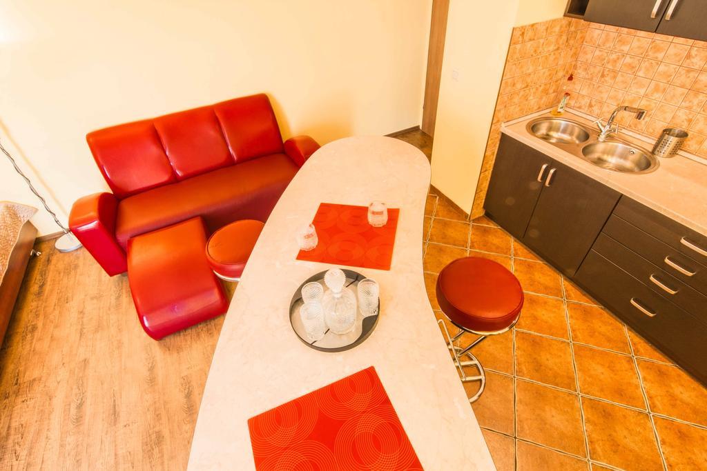 Red Apartment Wroclaw Phòng bức ảnh
