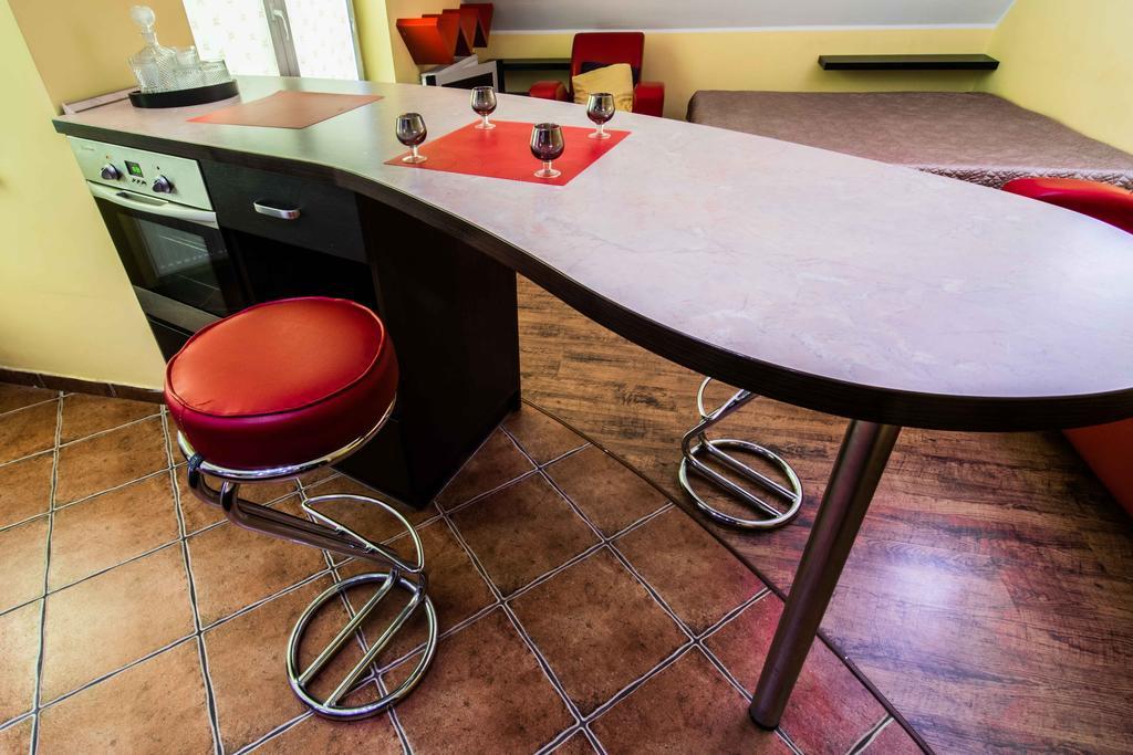 Red Apartment Wroclaw Phòng bức ảnh